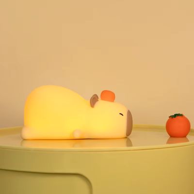 bebe-veilleuse-capybara-lumiere-douce