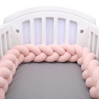 tour-de-lit-tressé-rose-polaire-bébé