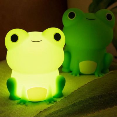veilleuse-bebe-grenouille-allumer